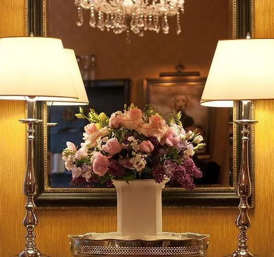 House Hotel