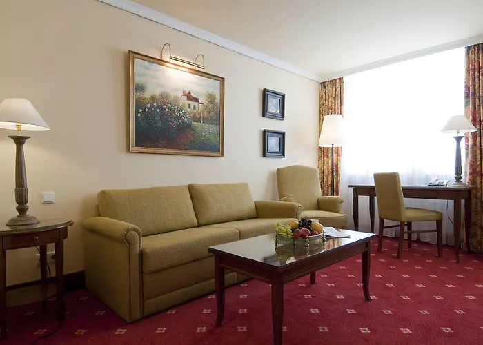 House Hotel 4*